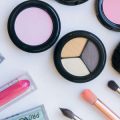 アンチエイジングに効く顔ヨガ：たるみ・ほうれい線対策の最新トレンド
