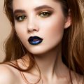 くせ毛を活かす！うねりや広がりを抑えたおしゃれヘアスタイルの作り方