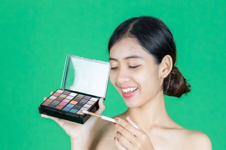 10代ならではの肌悩みを解決！カウンセリングコスメ体験レポート