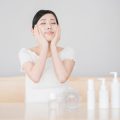 日本人女性のための春の肌トラブル対策と正しい洗顔・保湿術