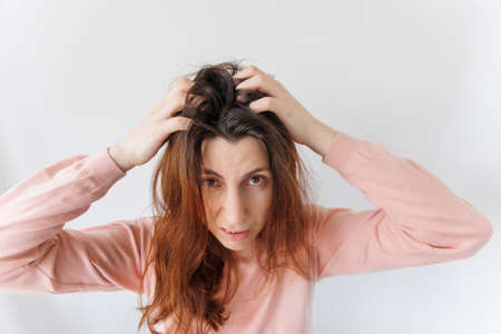 毛穴をナチュラルに隠す下地とコンシーラーのダブル使いアイディア